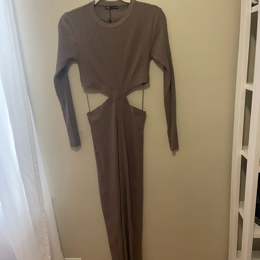 Elegant Brown Cut-Out Dress